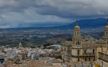 Villanueva del Arzobispo llora la muerte de un bebé image