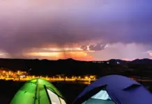 Acampada en Sol tras el diluvio y la polémica política Acampada en Sol tras el diluvio y la polémica política image