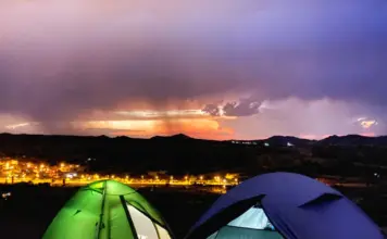 Acampada en Sol tras el diluvio y la polémica política image
