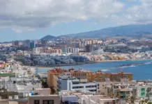 Balcón en Las Palmas deja a un hombre en estado grave Balcón en Las Palmas deja a un hombre en estado grave image
