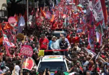 En imágenes: Lula y Bolsonaro cierran campaña en Brasil