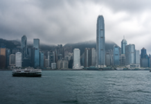 Hong Kong podría quedarse con el 30% de New World ante su deuda