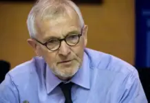 Nobel de Física 2026: Francis Halzen revela el origen de neutrinos