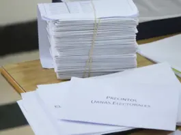 Correos responde al PP y Vox: así se blinda el voto por correo