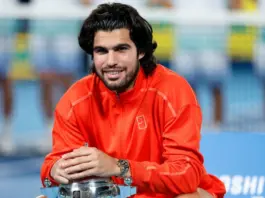 Alcaraz desafía al Big 3 con una marca histórica en Tokio