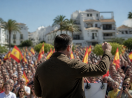 Santiago Abascal activa en Estepona la precampaña de Vox