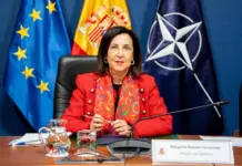 Robles reivindica la españolidad de Ceuta y elogia al Ejército