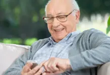 Por qué solo el 6,2% de los mayores usa IA para su salud