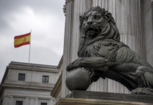 El Gobierno pide al TC revisar la ley de nietos antes del 29-N