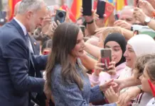 Los Reyes llegan a Ceuta entre vítores al grito de yo soy español