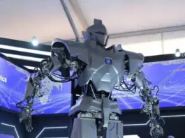 China presenta un robot de 4 metros capaz de levantar 500 kilos