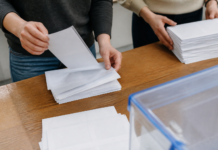29-N: quién recibirá papeletas y quién no podrá votar fuera