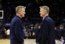 Steve Kerr descubre a su doble idéntico en un partido NBA