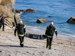 Muere un hombre en Estepona y los bomberos retiran su cuerpo