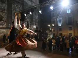 La Ofrenda del Pilar vuelve por una noche a Zaragoza