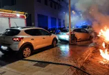 Incendio en Molino: dos coches calcinados y tres dañados