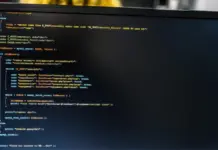 PHP en alerta: la fundación clave de internet tiene una empleada