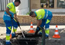 Así prepara Sevilla su alcantarillado para las lluvias