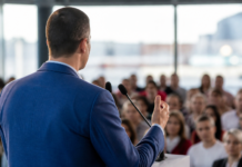 Pedro Sánchez activa la precampaña del PSOE en Gijón, en directo