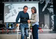 La pierna robótica española que hizo caminar a Pedro tras un ictus