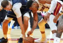 Cooper Flagg lidera a los Mavericks y amarga a Antetokounmpo