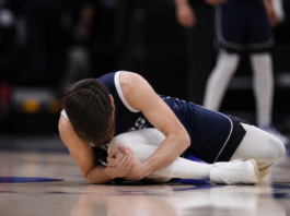 Malas noticias para los Mavs: De Larrea se lesiona la rodilla