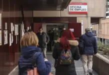 El paro vuelve al doble dígito tras un verano laboral débil