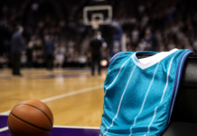 Los Hornets retirarán el dorsal de Muggsy Bogues, leyenda NBA