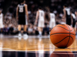 La NBA recuerda el debut histórico de Manu Ginóbili