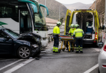 Tres afectados tras chocar un coche y una guagua en la TF-5
