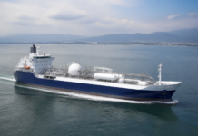 Japón prueba el primer buque cisterna propulsado por hidrógeno