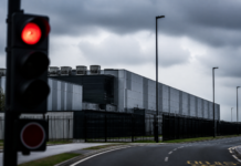 Amazon alerta del error de frenar los centros de datos de IA