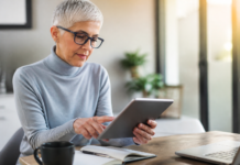 Tecnología después de los 50: claves para aprender sin miedo