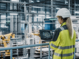 IFS Intelligence: la IA que pregunta y actúa en fábrica
