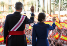 Melilla recibe a los Reyes con un clamor de españolidad