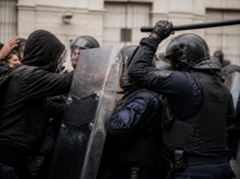 Un sindicato policial arremete contra Amnistía por las cargas