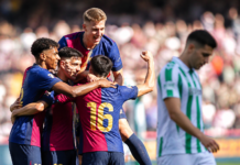 El FC Barcelona golea al Betis y llega encendido al Clásico