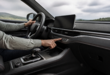 EBRO s700 PHEV 2027: el regreso de los botones físicos