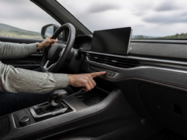 EBRO s700 PHEV 2027: el regreso de los botones físicos