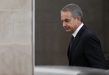 Anticorrupción pide imputar a Zapatero por malversación