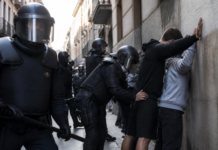 Disturbios en Barcelona: un centenar de detenidos, 25% menores