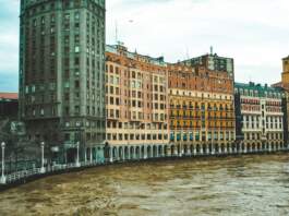 Inundaciones Bilbao Casco Viejo dejan calles anegadas image