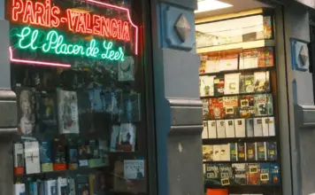 Librería Pérgamo resiste ante la presión inmobiliaria image