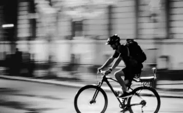 Normas de tránsito que ya protegen a motoristas y ciclistas image