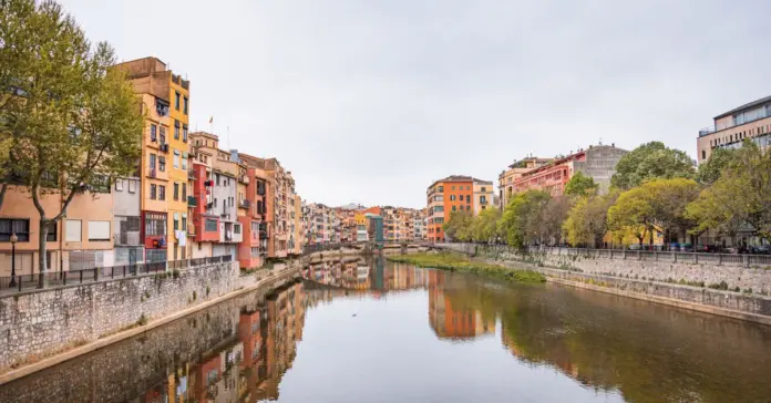 Riu Girona desbordado deja una noche de rescates y barro Riu Girona desbordado deja una noche de rescates y barro image