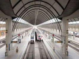 Descarrila tren Sevilla y corta una línea de Cercanías Descarrila tren Sevilla y corta una línea de Cercanías image